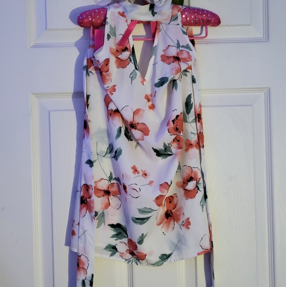 SIENNA SKY Size M Floral Halter Top - Picture 3 of 4